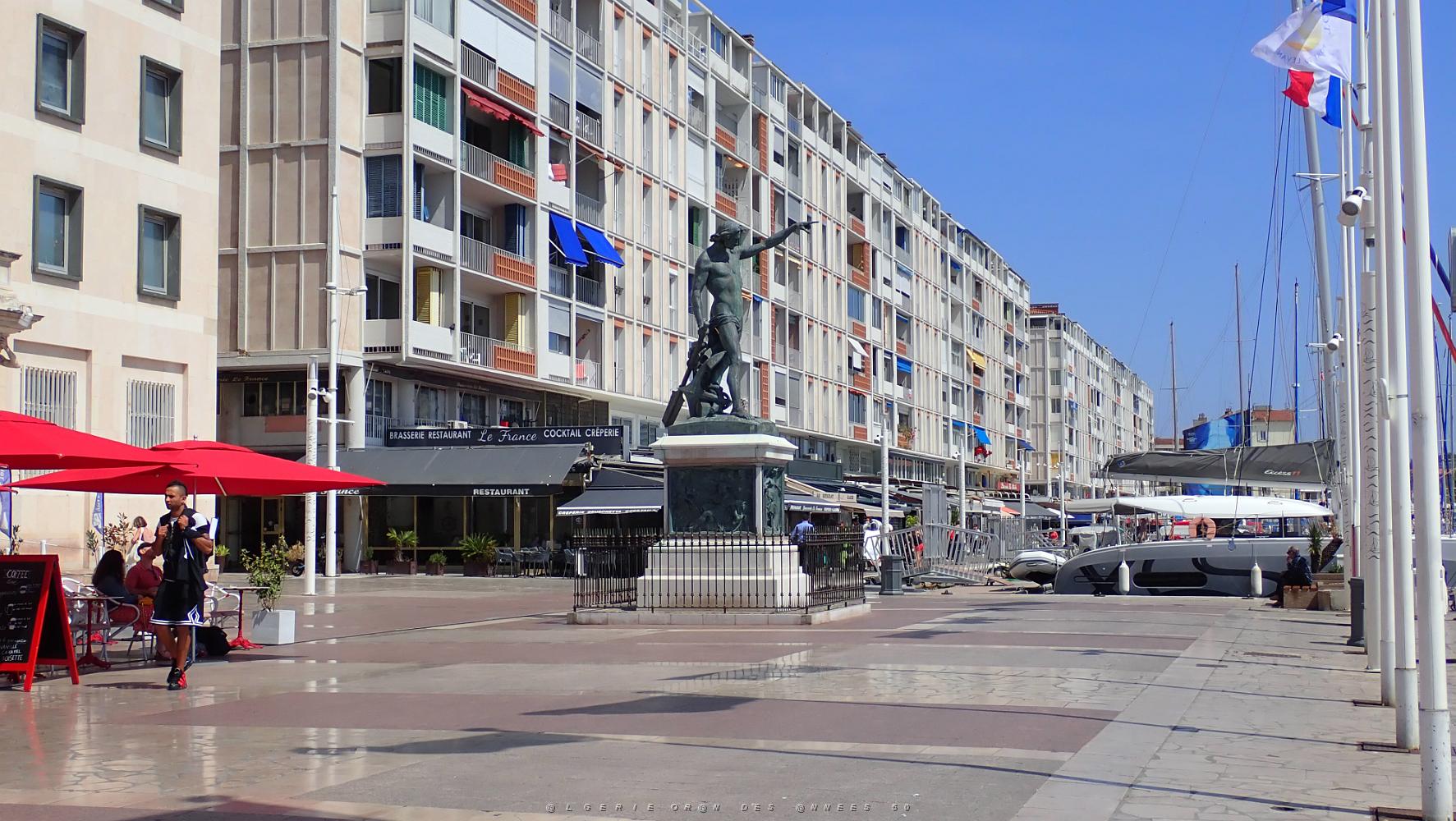6  Toulon Les quais.JPG